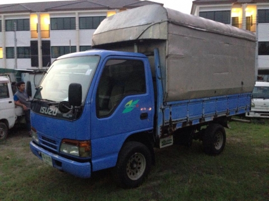 ISUZU NKR สี่ล้อไม่ติดเวลา สภาพพร้อมใช้งานแถมหลังคาด้านหลังไปด้วยเลย ISUZU NKR สี่ล้อไม่ติดเวลา สภาพพร้อมใช้งานแถมหลังคาด้านหลังไปด้วยเลย