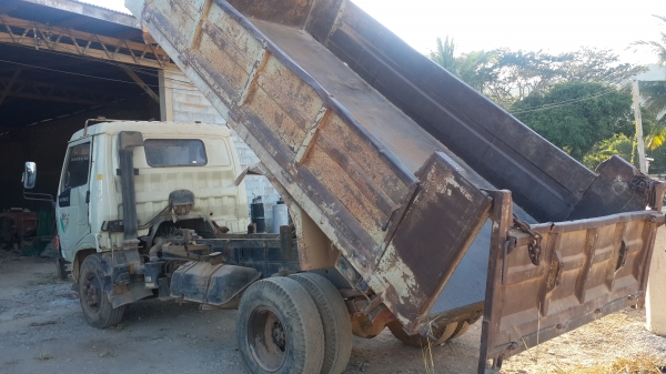 ขาย 6 ล้อ Hino FC 120 แรง ปี 95 โทร 0811838154 ขาย 6 ล้อ Hino FC 120 แรง ปี 95 โทร 0811838154