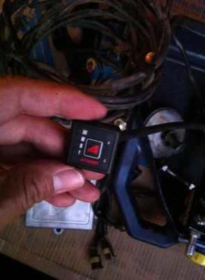 ขายอุปกรณ์ Gas LPG ชนิดหัวฉีด 4สูบ ครบชุด Atiker มีกล่องควบคุม เพื่อการจ่ายแก๊สแม่นยำและมีระบบ Safty พร้อมถัง Donut 54Litres สภาพดี พร้อมเกจ์วัดระดับของแก๊สดิจิตอล ราคา 9,000.-บาท ติดตั้งแล้วท่านจะรู้ถึงความประหยัดตังค์ในกระเป๋าครับ สนใจติดต่อ Gun Chiangm