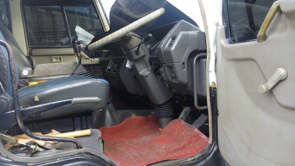 ขายดาวน์...10ล้อหัวลาก220แรง ปี*2540 รถห้างแท้ เดิมๆเครื่องเดิม หัวเดิม..รถสภาพดี พร้อมใข้