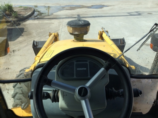 ราคาพิเศษ Komatsu WB93R-5 ปี 2007 นำเข้ามาจากอิตาลี ไม่แพงครับ