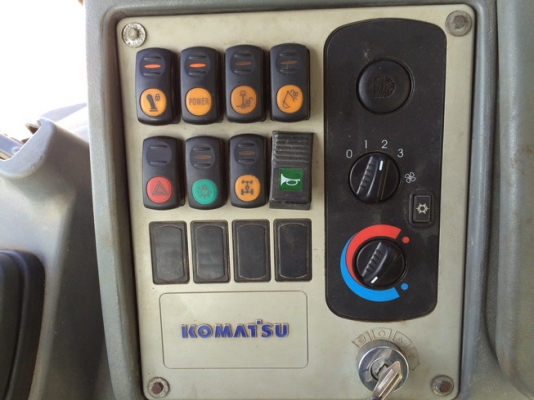 ราคาพิเศษ Komatsu WB93R-5 ปี 2007 นำเข้ามาจากอิตาลี ไม่แพงครับ