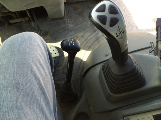 ราคาพิเศษ Komatsu WB93R-5 ปี 2007 นำเข้ามาจากอิตาลี ไม่แพงครับ