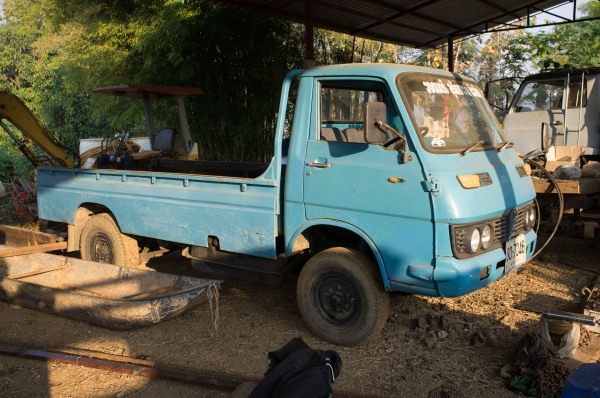 รถ 4 ล้อกลาง ISUZU