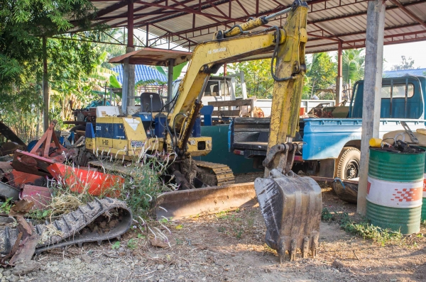 รถแบคโฮ komatsu PC30 รุ่น 6