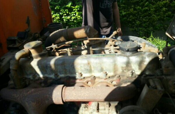 ฮีโน่ KR 320 เครื่อง EH 700 สภาพสวยพร้อมใช้ แถมเครน1ตัว