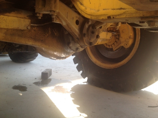 ขายรถตักCAT916 ยางใหม่ สภาพสวยพร้อมใช้ ที่คุูณอ๊อฟ พิจิตร 086-737-9991 ขายรถตักCAT916 ยางใหม่ สภาพสวยพร้อมใช้ ที่คุูณอ๊อฟ พิจิตร 086-737-9991