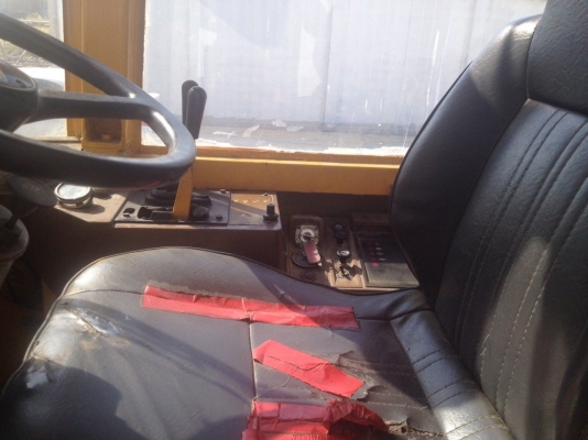 ขายรถตักCAT916 ยางใหม่ สภาพสวยพร้อมใช้ ที่คุูณอ๊อฟ พิจิตร 086-737-9991 ขายรถตักCAT916 ยางใหม่ สภาพสวยพร้อมใช้ ที่คุูณอ๊อฟ พิจิตร 086-737-9991