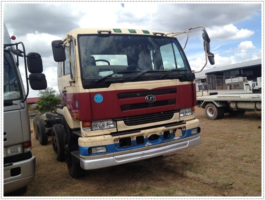 ขายถูก 12 ล้อ NISSAN UD เครื่อง MD92  330 แรงม้าหัวคัชซี ยาว 7.50 เมตร รถพร้อมใช้งานหัวใหญ่คัชซีใหญ่ พร้อมเก็บงานให้พร้อมใช้พร้อมทะเบียน