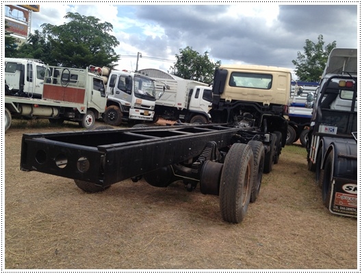 ขายถูก 12 ล้อ NISSAN UD เครื่อง MD92  330 แรงม้าหัวคัชซี ยาว 7.50 เมตร รถพร้อมใช้งานหัวใหญ่คัชซีใหญ่ พร้อมเก็บงานให้พร้อมใช้พร้อมทะเบียน