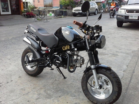 Stallion mini solo cafe สตาร์ทมือ เครื่อง 125 cc วิ่ง 100 กม.ซื้อเงินสดป้ายแดงมาได้เดือนเดียว มีเล่มพร้อม ภาษีพรบ.เต็มทั้งปี คุ้มมากๆ เจ้าของใช้ไม่ถนัดเอามาเทิร์นคันอื่นที่ร้านไป รถสวยมาก พอๆป้ายแดง