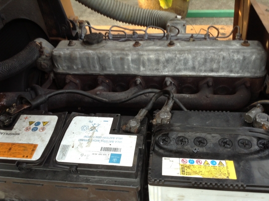 +++ ขายโฟล์คลิฟท์  TOYOTA FD40  ขนาด 4  ตัน  (รถนอกสภาพดี พร้อมใช้ )  เครื่องยนต์ดีเซล  เกียร์ธรรมดา  เสา 4 เมตร  ฮิ้งค์โฟล์ค  งายาว  1500  มม.  ล้อหน้าคู่ครับ