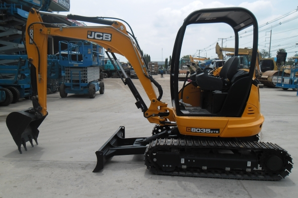 ขายรถขุดเล็กมือ1ยี่ห้อ JCB ขนาด 3.5 ตัน รุ่น 8035 ผลิตจากประเทศอังกฤษ ดีไซร์คงทนแข่งแรง  สนใจโทรสอบถามรายละเอียดได้ที่เบอร์  098-8461868 และ 086-4153878 เจี๊ยบค่ะ