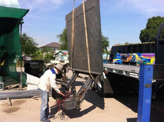 ต้องการขายลิ๊ฟท้ายรับน้ำหนักได้1,500กิโล4กระบอกสภาพสวยใช้งานได้เลยสนใจติดต่อด่วน0892050655