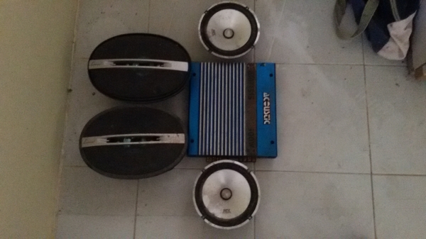 แอมพร้อมลำโพงทั้งชุด