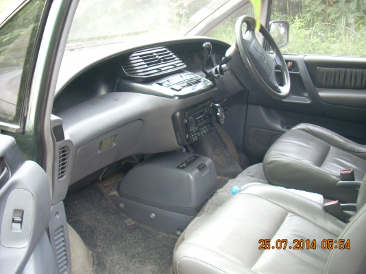 รถครอบครัวตัวท้อปเบาะหมุนได้ ซันรูฟไฟฟ้า