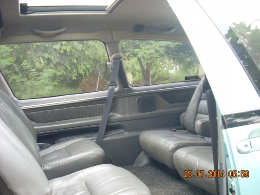 รถครอบครัวตัวท้อปเบาะหมุนได้ ซันรูฟไฟฟ้า