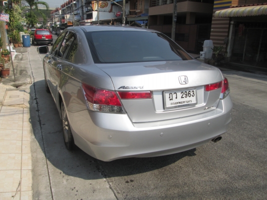 ACCORD 2.4EL NAVI ตัว top สุด วิ่งน้อย -11