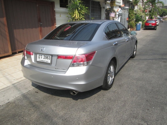 ACCORD 2.4EL NAVI ตัว top สุด วิ่งน้อย -11