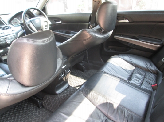 ACCORD 2.4EL NAVI ตัว top สุด วิ่งน้อย -11