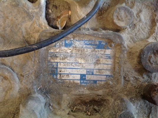 เกียร์ ZF ใหญ่ (270) เดิมๆไม่เคยแกะ มีPTO พร้อม