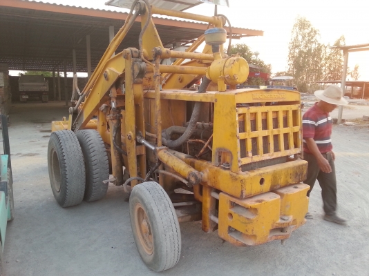 ขายรถโฟล์คลิฟท์ 2 คัน รถตัก 1 คัน