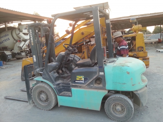 ขายรถโฟล์คลิฟท์ 2 คัน รถตัก 1 คัน