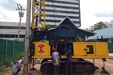 เช่ารถปั้นจั่น ตอกเสาเข็ม