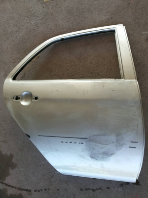 ประตูหลังขวา vios ปี 03-06  ของแท้มือสองงานเคาะซ่อม