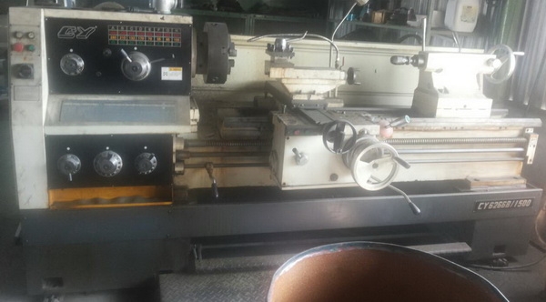 ขายเครื่องกลึงรุ่นใหญ่ ยี่ห้อ YUNNAN สภาพใหม่มาก ปี 2010 กลึงได้โต 650 มม. ยาว 1,500 มม. ถอดคอม้าได้ มีหัว 3 จับ 4 จับ 3 ขา และ ประคองเพลา ขายไม่แพง 200,000 บาท ต่อรองได้ ไม่ได้ใช้งาน ซื้อของใหม่มา ติดต่อ เล็ก 086-3237681