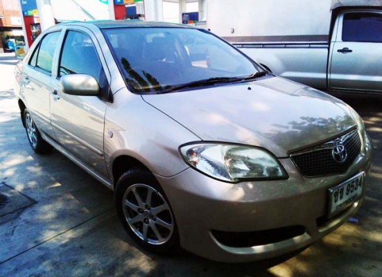 VIOS รุ่น E IVORY (AIRBAG + ABS) ปี 2006 เกียร์ออโต้ เครื่องเงียบ เกียร์เข้านิ่ม ภายในสีทูโทน ลายไม้ หรูหรา กระจกไฟฟ้า ปรับข้างไฟฟ้า เซ็นทรัลล็อค ฟิล์ม LAMINA รอบคัน ตัวถังบางเดิม รถวิ่ง 110,000 กิโล ไม่ติดแก๊สก็ประหยัดอยู่แล้ว ดิสก์เบรก 4 ล้อ ยาง Micheli