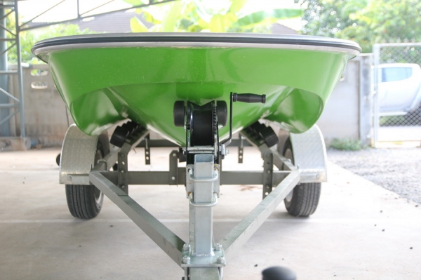 ขายเรือ 12ฟุตท้องสามลอนเครื่องยนต์yamah 8แรงม้าพร้อมเทเลอร์