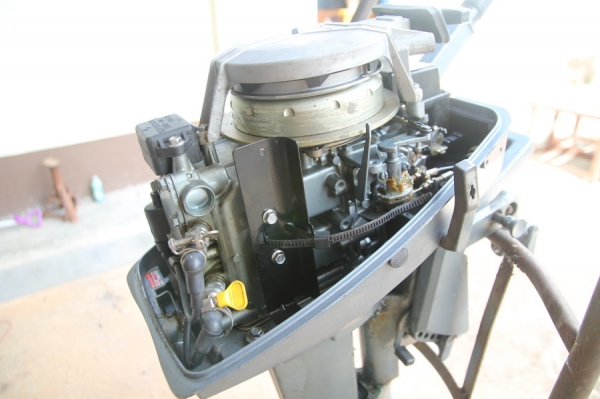 ขายเรือ 12ฟุตท้องสามลอนเครื่องยนต์yamah 8แรงม้าพร้อมเทเลอร์