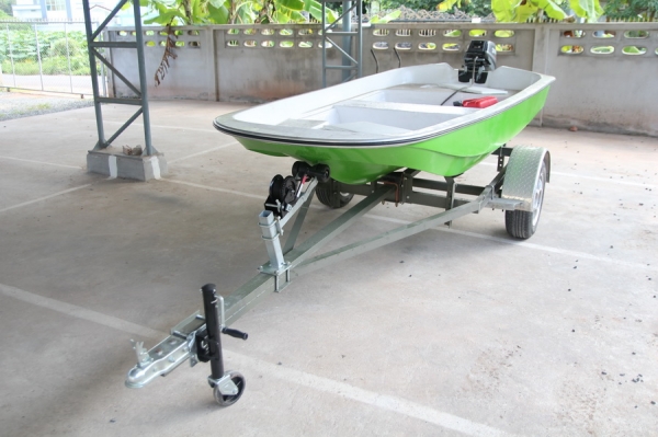 ขายเรือ 12ฟุตท้องสามลอนเครื่องยนต์yamah 8แรงม้าพร้อมเทเลอร์