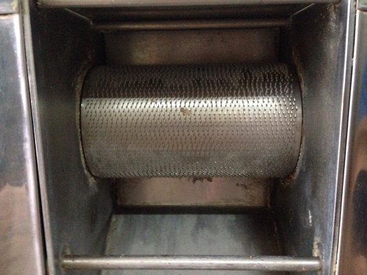 ขายเครื่องขูดมะพร้าว ใช้ไฟบ้าน 220V สภาพสวยมาก สแตนเลสทั้งตัว ใช้งานมาไม่นาน พร้อมใช้งานครับ