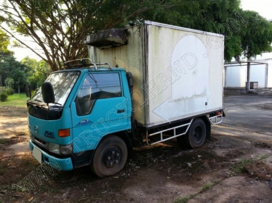 รถบรรทุก 6 ล้อบรรทุกตู้ ยี่ห้อ HINO รถบรรทุก 6 ล้อบรรทุกตู้ ยี่ห้อ HINO