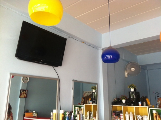 เซ้งร้าน เสริมสวย มีลูกค้าประจำ รายได้เดือนละ 25000-50000 กว่าๆ ใกล้เวอคพอยต์รังสิต 0819928845 เซ้งร้าน เสริมสวย มีลูกค้าประจำ รายได้เดือนละ 25000-50000 กว่าๆ ใกล้เวอคพอยต์รังสิต 0819928845