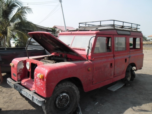 ขาย Land Rover s 2 สวยๆ ไม่ผุ เครื่องเป็น isuzu ขับ2 แจ้งลงเล่มแล้ว จอดนาน ทะเบียนพร้อมโอน 0819884773