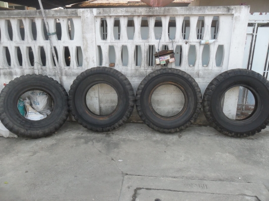 ยาง 9.00-20 สวยๆ US ARMY