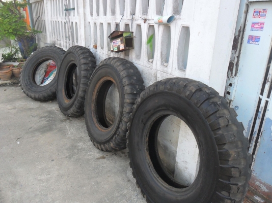 ยาง 9.00-20 สวยๆ US ARMY