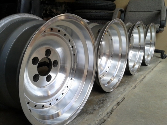 LOAD WHEEL RETRO 15"x8.5" 5.114.3 Step rim LOAD WHEEL RETRO 15"x8.5" 5.114.3 Step rim