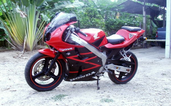 ขายhonda CBR250r MC19 4สูบ ทะเบียนแท้ 50000