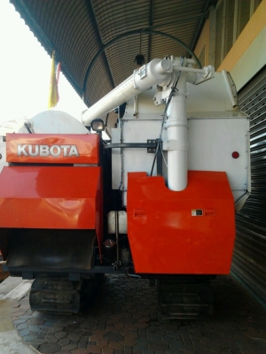 ขายรถเกี่ยวข้าว KOBUTA DC95 GM ขายรถเกี่ยวข้าว KOBUTA DC95 GM