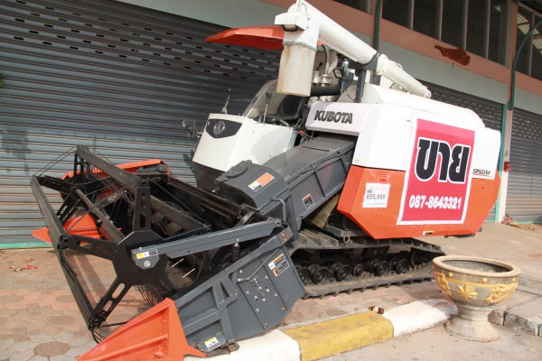 ขายรถเกี่ยวข้าว KOBUTA DC95 GM ขายรถเกี่ยวข้าว KOBUTA DC95 GM