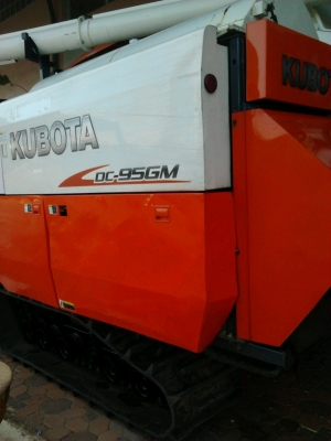 ขายรถเกี่ยวข้าว KOBUTA DC95 GM ขายรถเกี่ยวข้าว KOBUTA DC95 GM