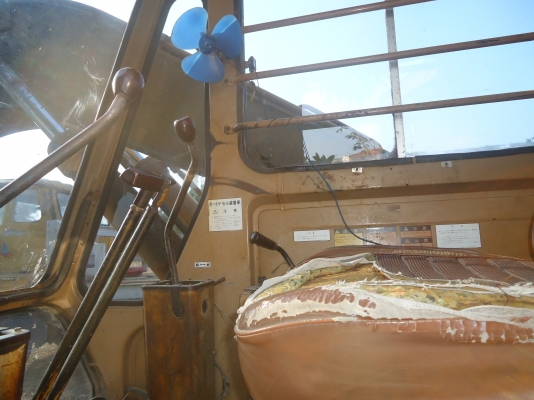 ต้องการขายรถแบคโค PC 120-2 ต้องการขายรถแบคโค PC 120-2