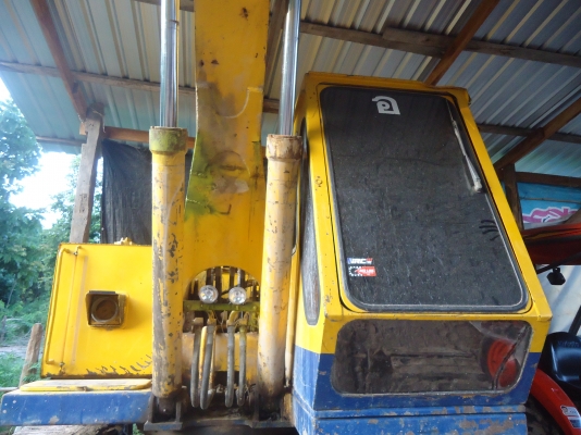 ต้องการขายรถแบคโค PC 120-2 ต้องการขายรถแบคโค PC 120-2