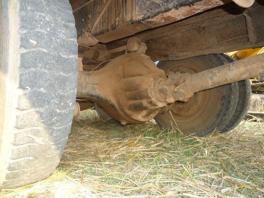 ต้องการขายรถแบคโค PC 120-2 ต้องการขายรถแบคโค PC 120-2