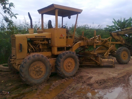 ขายด่วน..รถน้ำ มิตซูบิชิ 1 คัน รถบด DYNAPAC CA25 PD 1 คัน รถเกรด มิตซูบิชิ LG2H 1 คัน รวม 3 คัน เพียง 1.5 ล้านบาท.