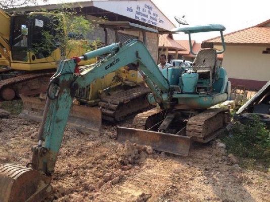 ขายรถแบคโค KOMATSU PC20-7   ราคา  320,000  บาท